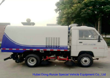 中国 Foトンの小型道掃除人のトラック、4ブラシ2のCBMの屑が付いている機械道路掃除人 サプライヤー